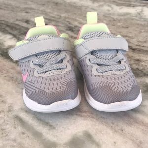 Nike infant shoes size 4